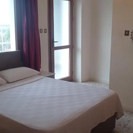 Muber Hotel *