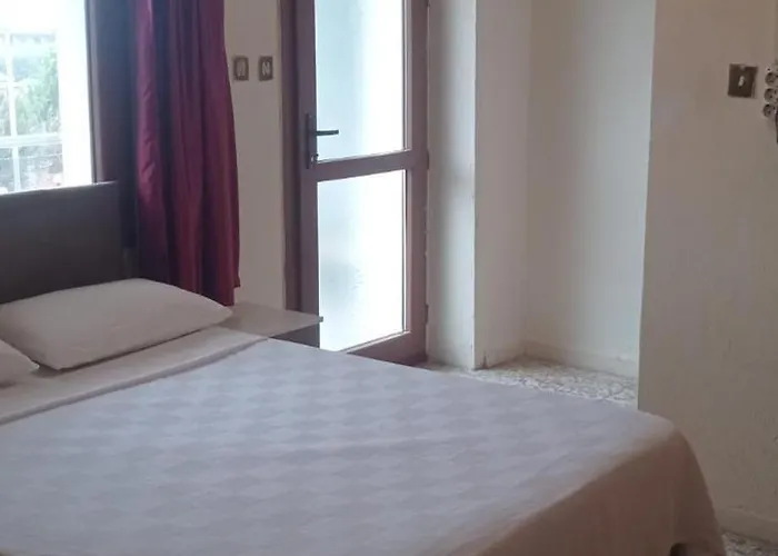 Muber Hotel *